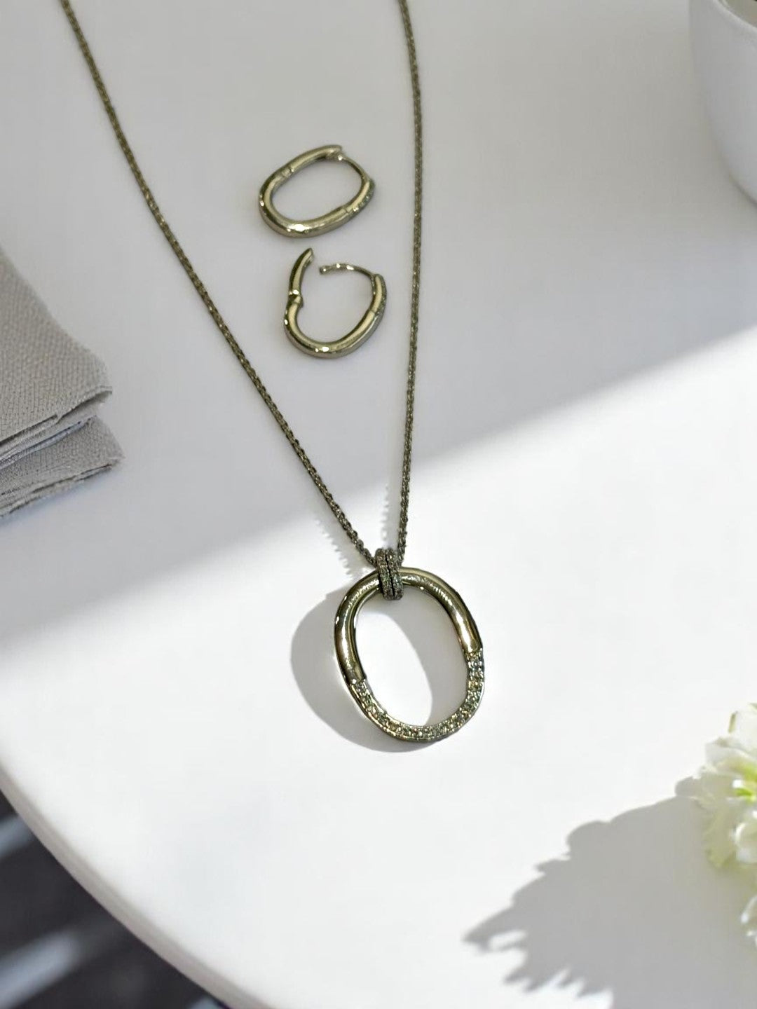 92.5 SILVER CHAIN WITH BRANDED DIAMOND PENDENT AND HOOP EARRING