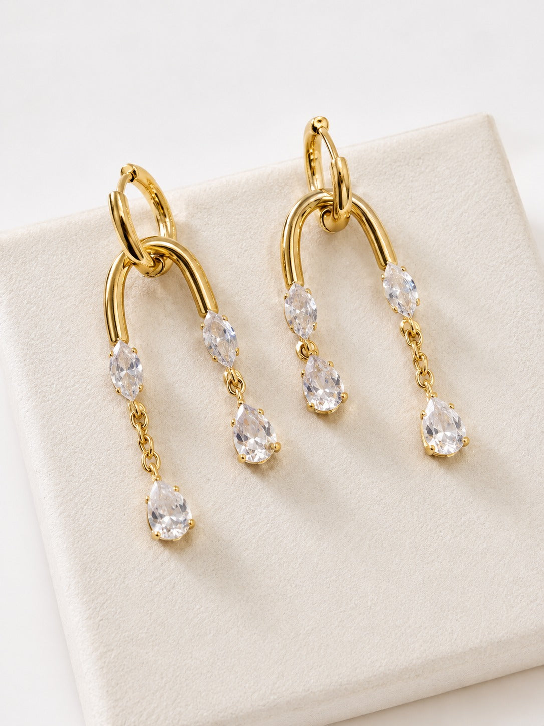 GOLDEN DIAMOND DROP ARTHUR EARRINGS