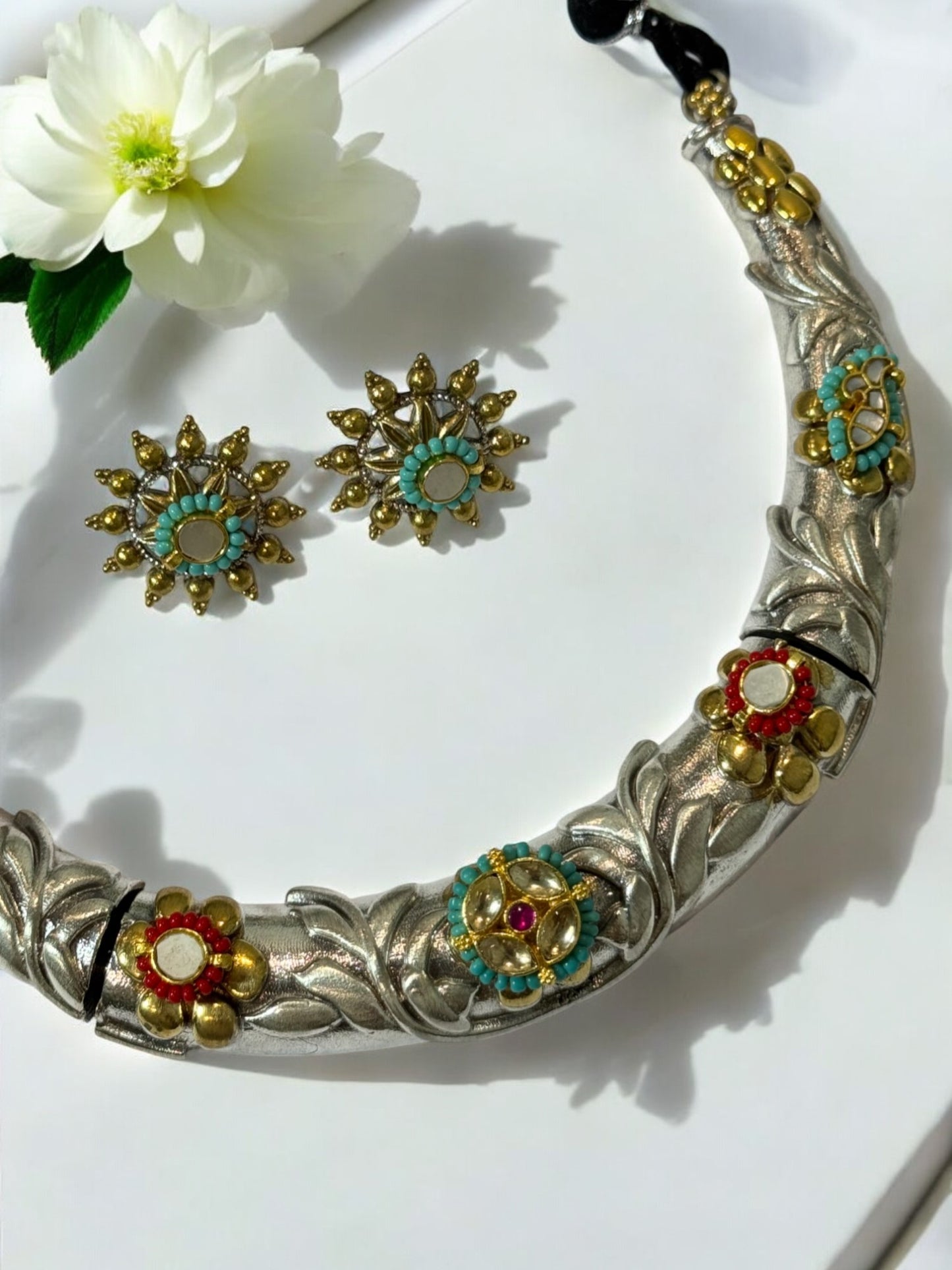 WHITE CHANDRIKA HASLI GERMAN SILVER JEWELLERY SET