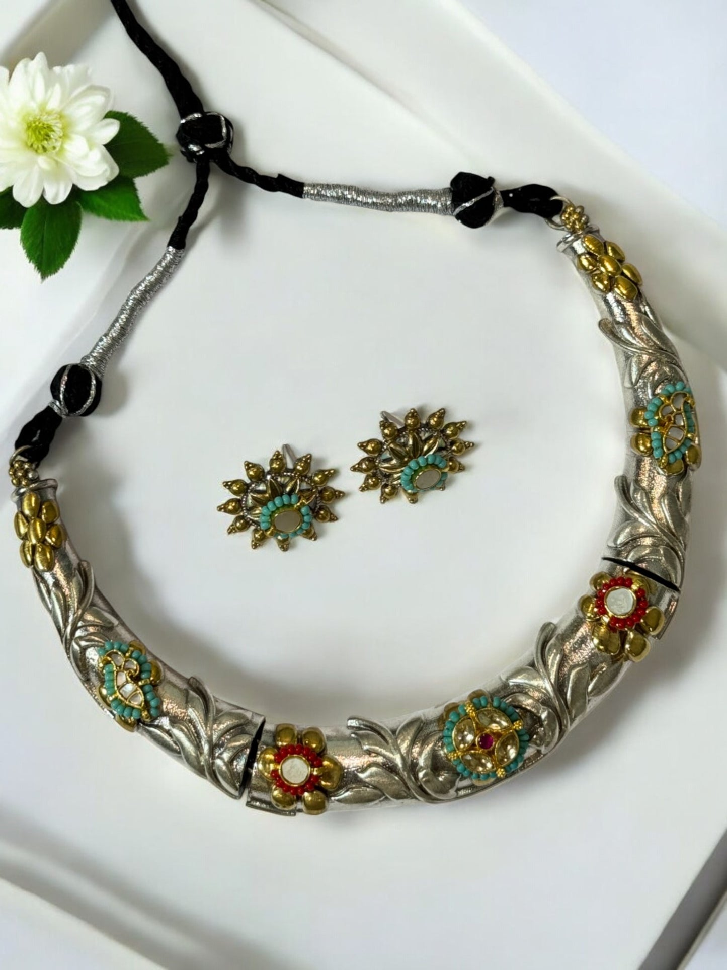 WHITE CHANDRIKA HASLI GERMAN SILVER JEWELLERY SET