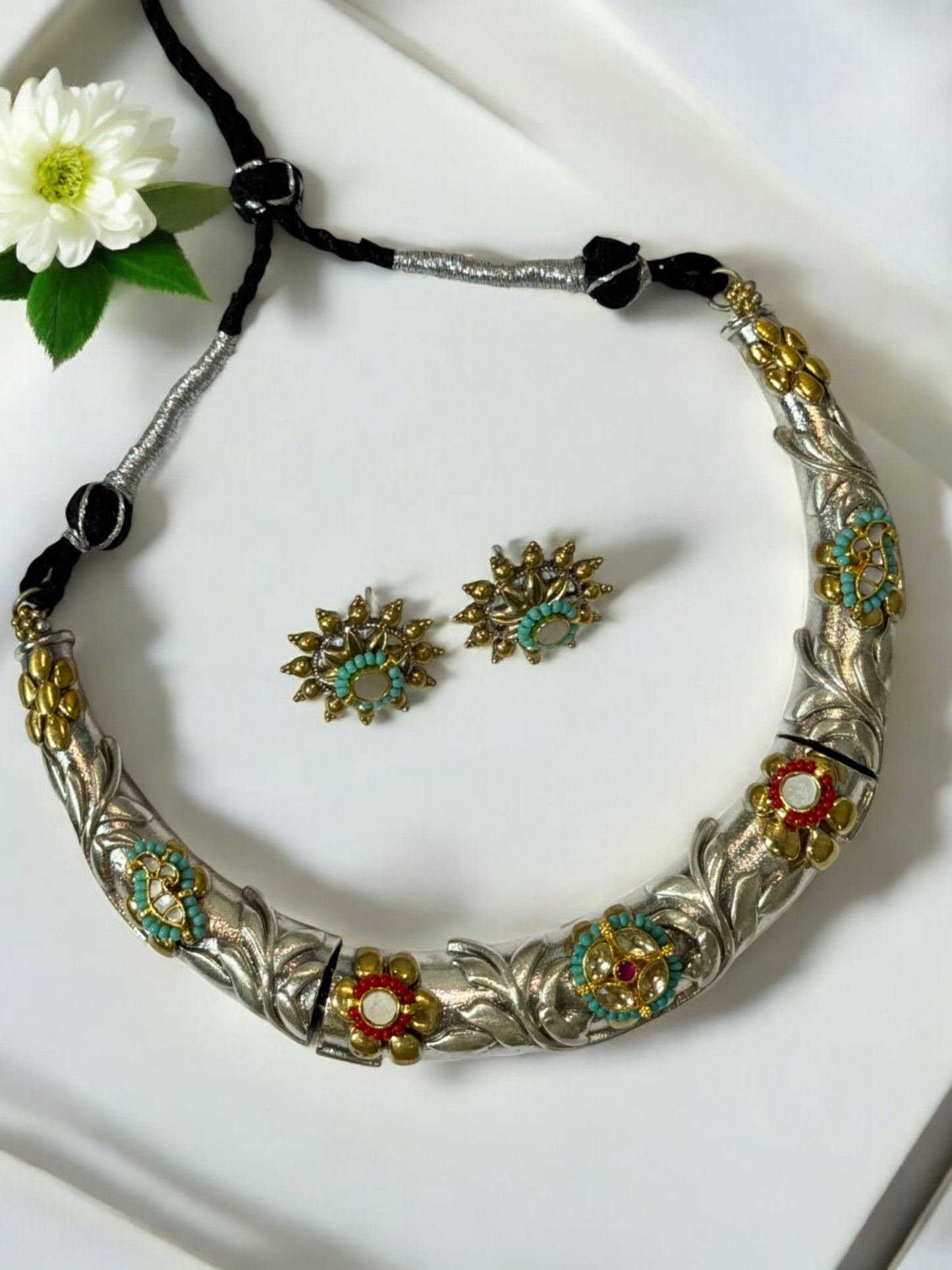 WHITE CHANDRIKA HASLI GERMAN SILVER JEWELLERY SET