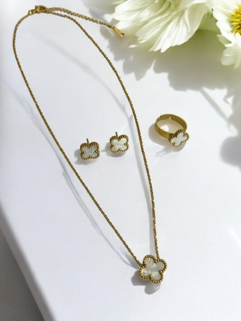 WHITE CLOVER COMBO JACK NACKLACE