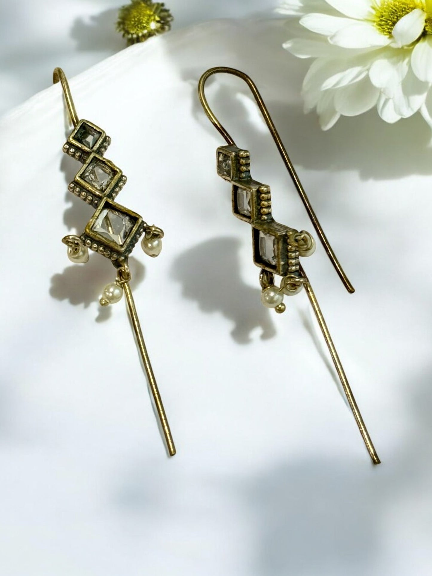 WHITE IRYA GERMAN SILVER EAR CUFF