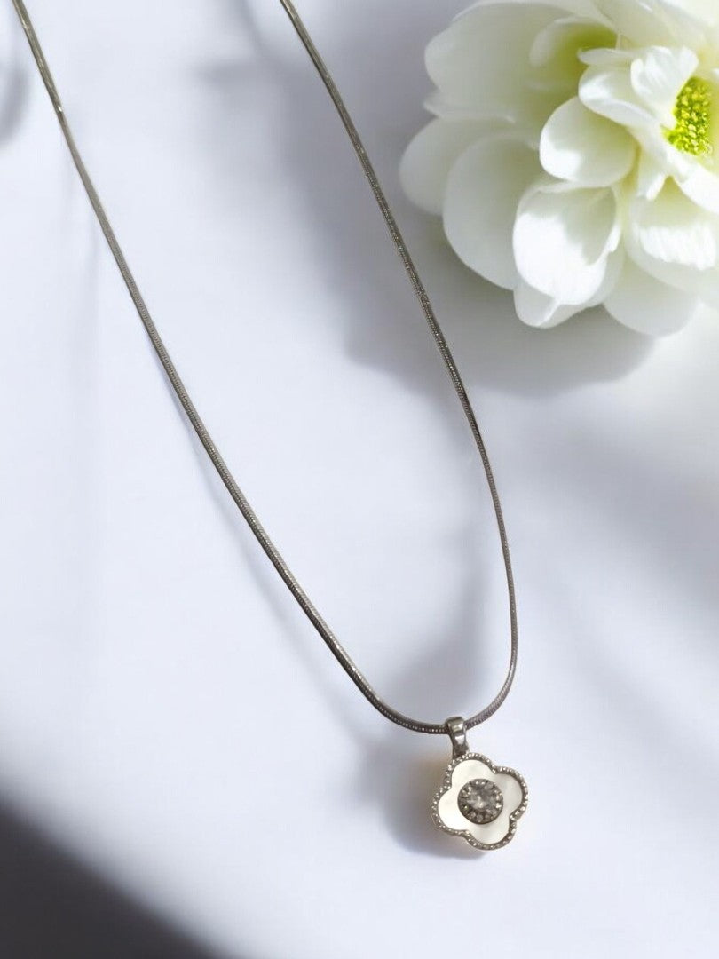 92.5 SILVER PLATED CHAIN WITH BRANDED WHITE CLOVER AND SHINY DIAMOND