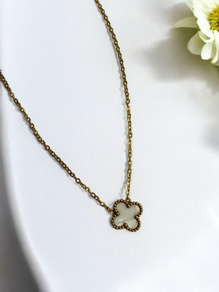 WHITE & BLACK REVERSIBLE CLOVER JACK NECKLACE
