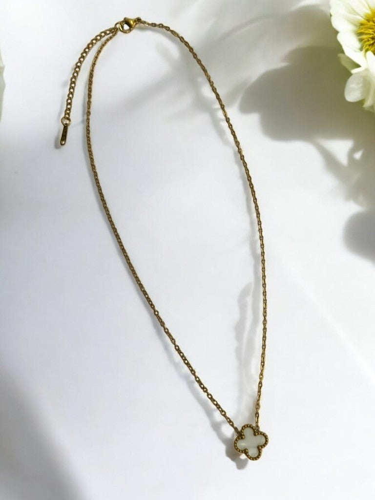 WHITE & BLACK REVERSIBLE CLOVER JACK NECKLACE