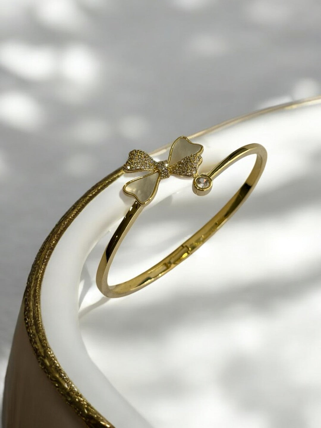 GOLDEN DIAMOND WITH BOW FLINT BRACELET