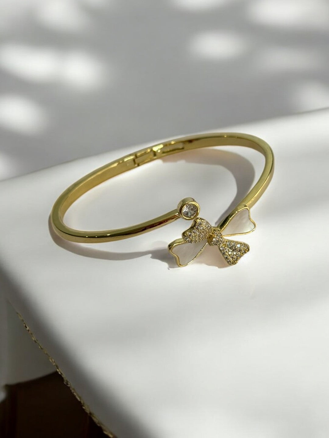 GOLDEN DIAMOND WITH BOW FLINT BRACELET