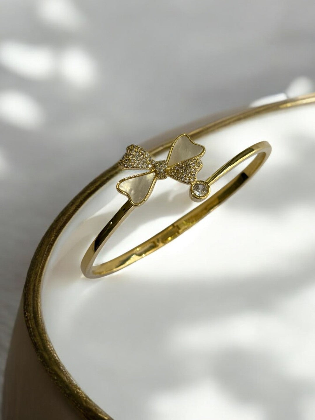 GOLDEN DIAMOND WITH BOW FLINT BRACELET