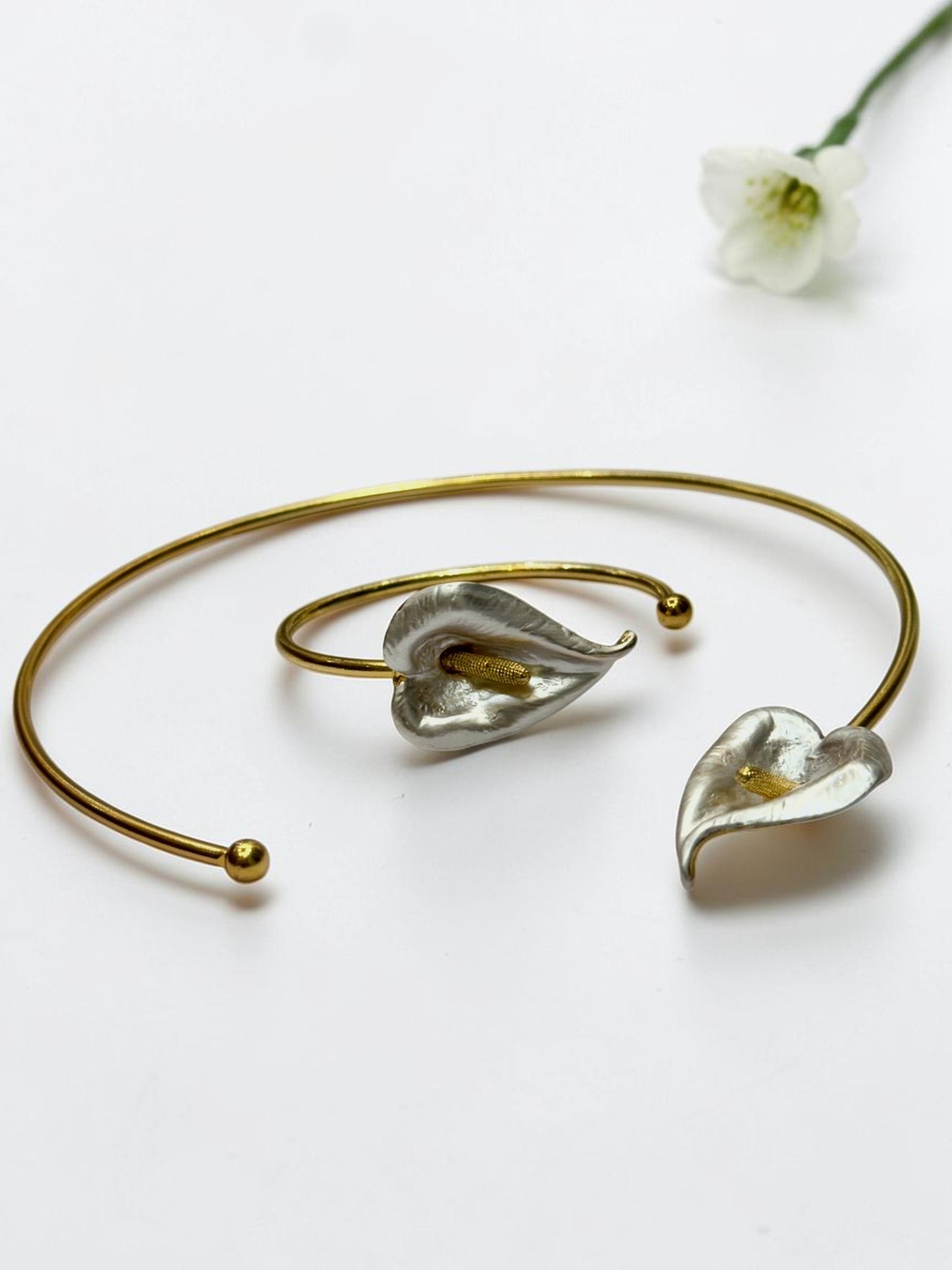 WHITE FLORAL PETAL VEERALY NECKLACE AND BRACELET (COMBO)