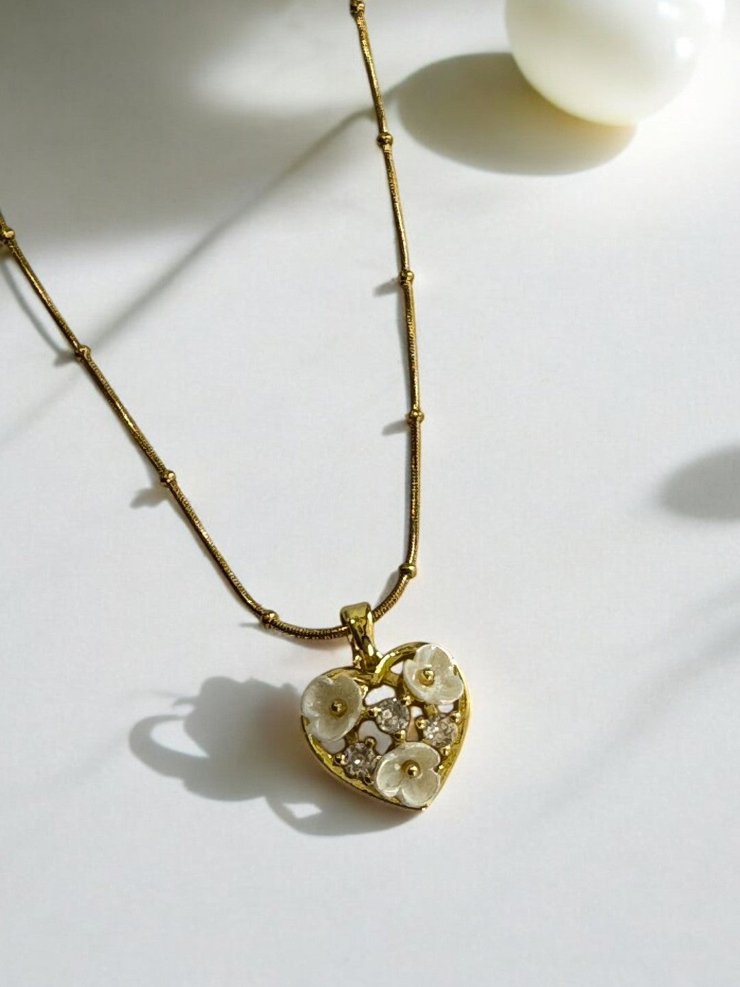 GOLDEN TINY BALLS CHAIN WITH FLOWER HEART PENDENT