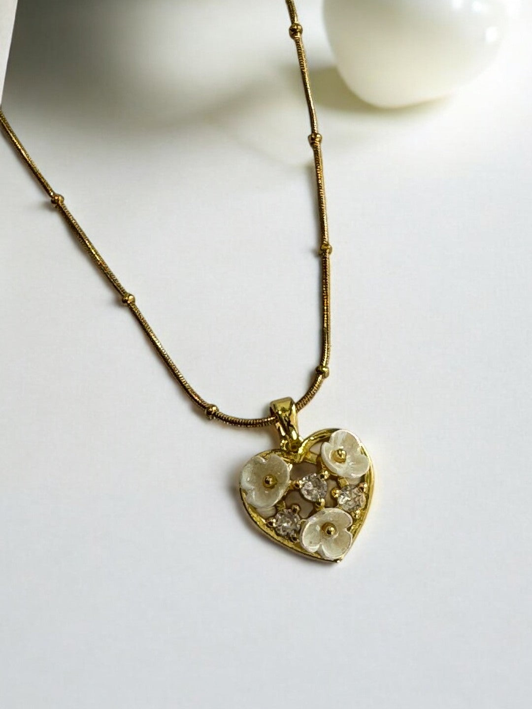 GOLDEN TINY BALLS CHAIN WITH FLOWER HEART PENDENT