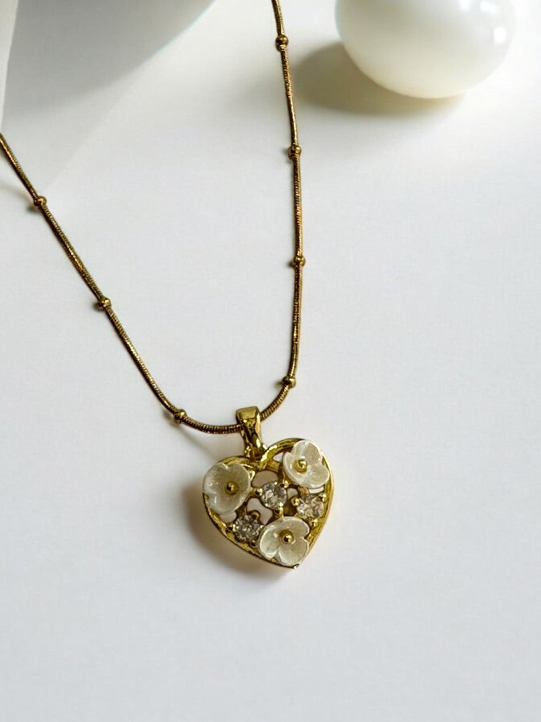 GOLDEN TINY BALLS CHAIN WITH FLOWER HEART PENDENT