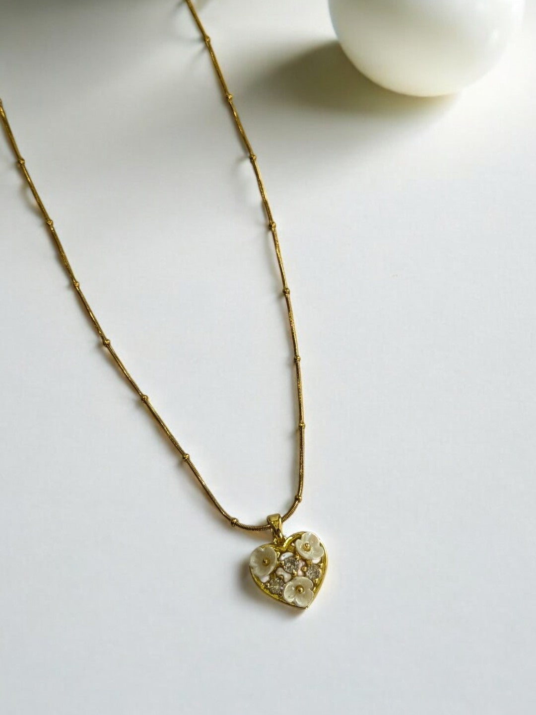 GOLDEN TINY BALLS CHAIN WITH FLOWER HEART PENDENT