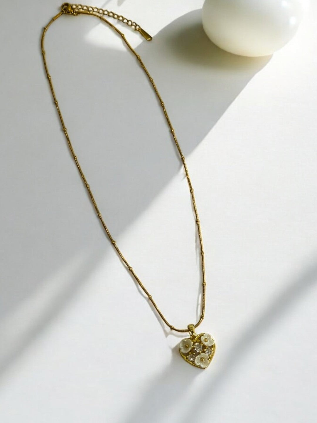 GOLDEN TINY BALLS CHAIN WITH FLOWER HEART PENDENT