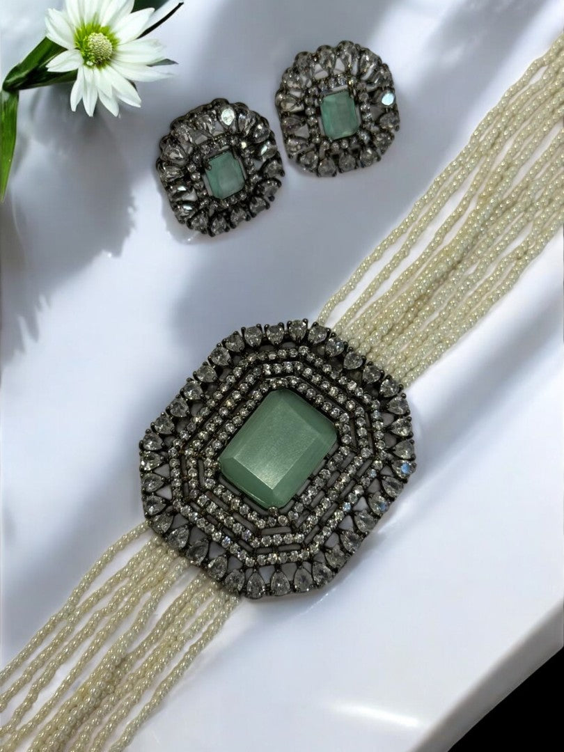 WHITE BEADS CHOKAR NECKLACE WITH LIGHT GREEN STONE, DIAMOND PENDENT SET