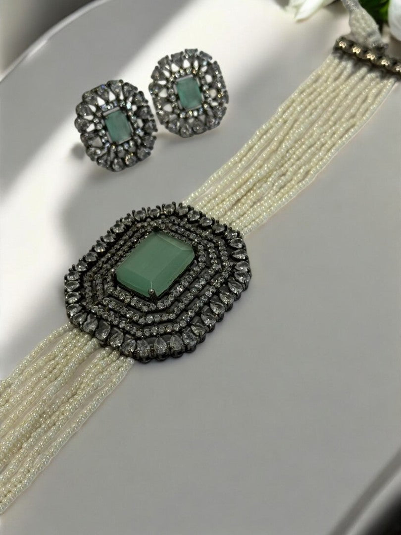 WHITE BEADS CHOKAR NECKLACE WITH LIGHT GREEN STONE, DIAMOND PENDENT SET