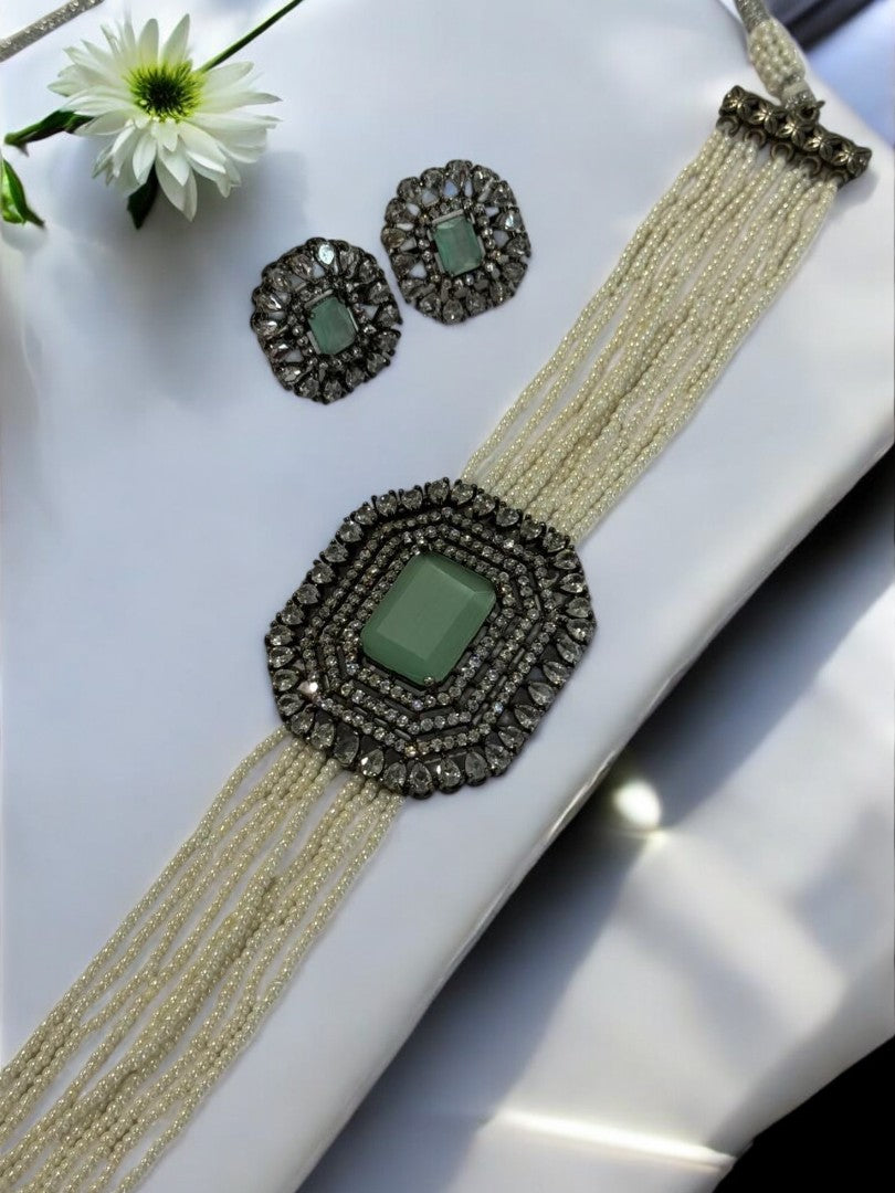 WHITE BEADS CHOKAR NECKLACE WITH LIGHT GREEN STONE, DIAMOND PENDENT SET