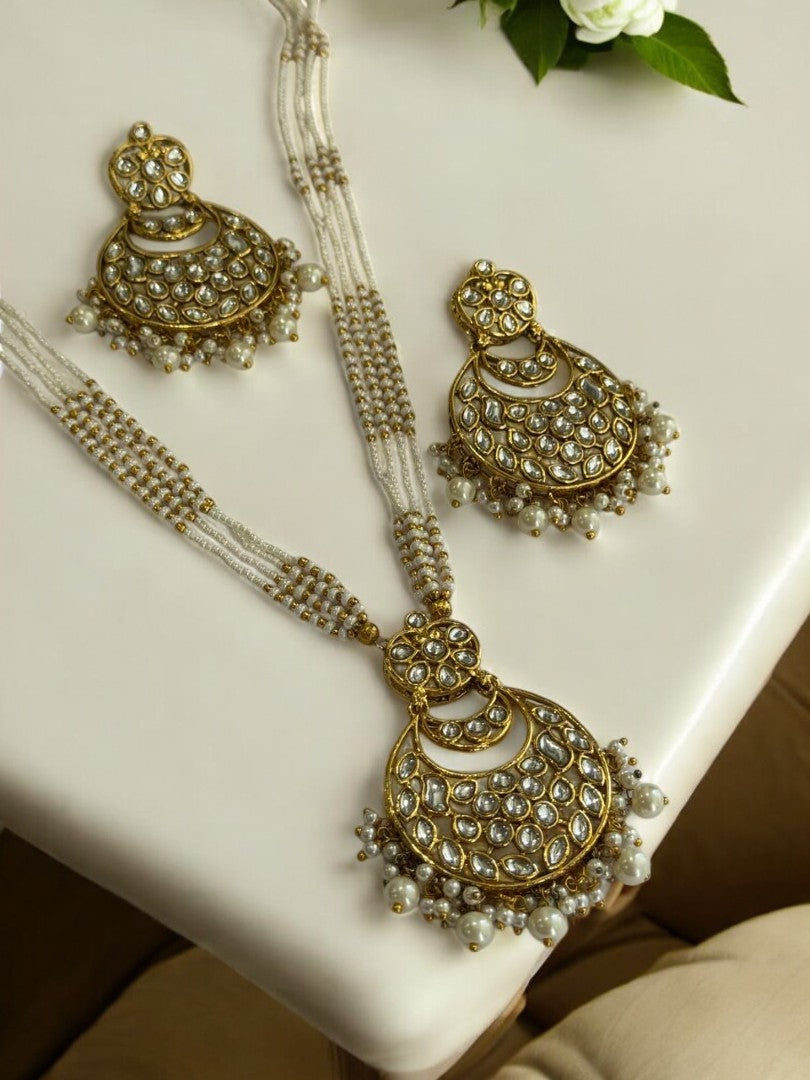 WHITE AND GOLDEN MALA WITH KUNDAN PENDENT WITH HANGING WHITE PEARL AND MATCHING EARRINGS