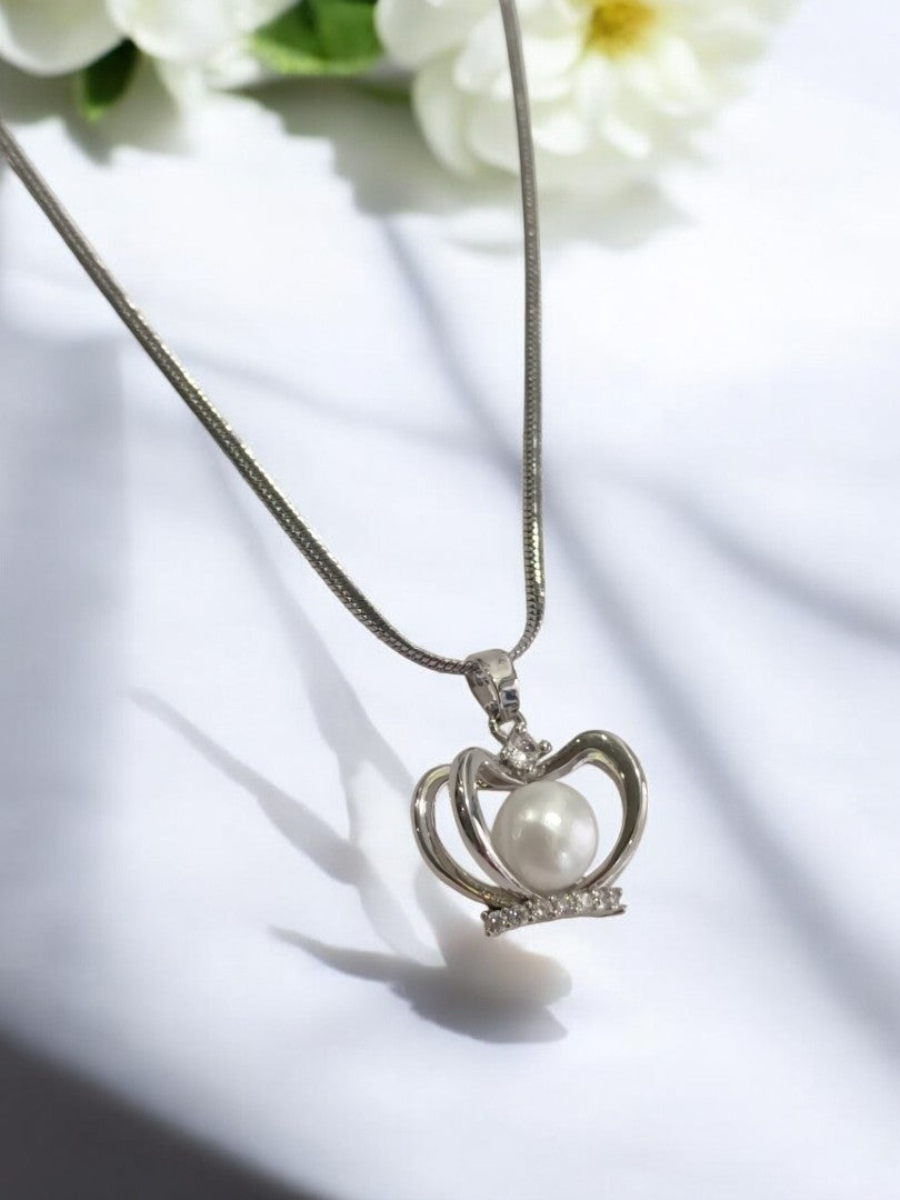 92.5 SILVER PLATED CHAIN WITH CLASSIC CROWN EYE CATCHING PEARL AND TINY SHINY DIAMOND