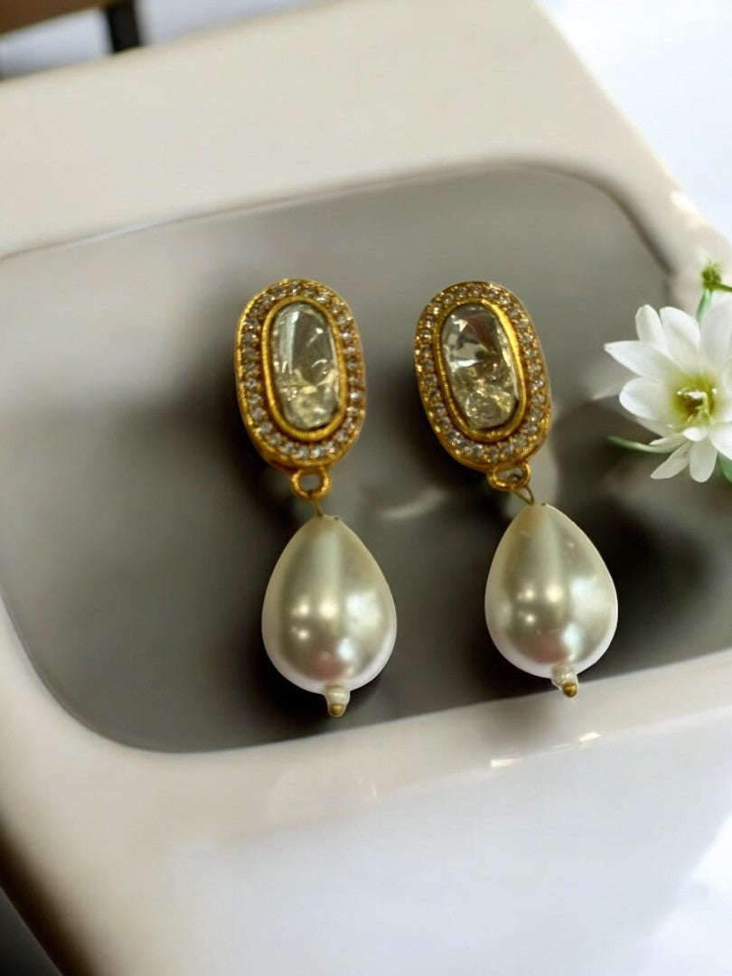 WHITE PEARL SINDHIYA KUNDAN EARRINGS