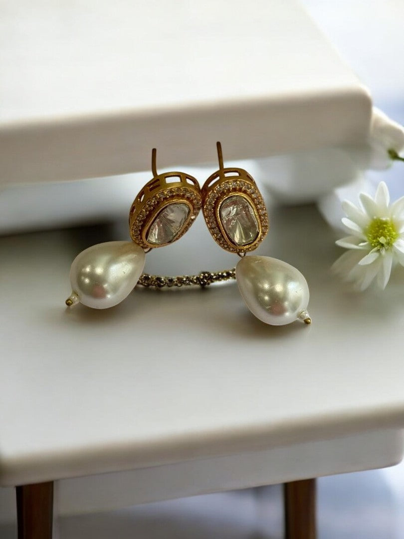 WHITE PEARL SINDHIYA KUNDAN EARRINGS