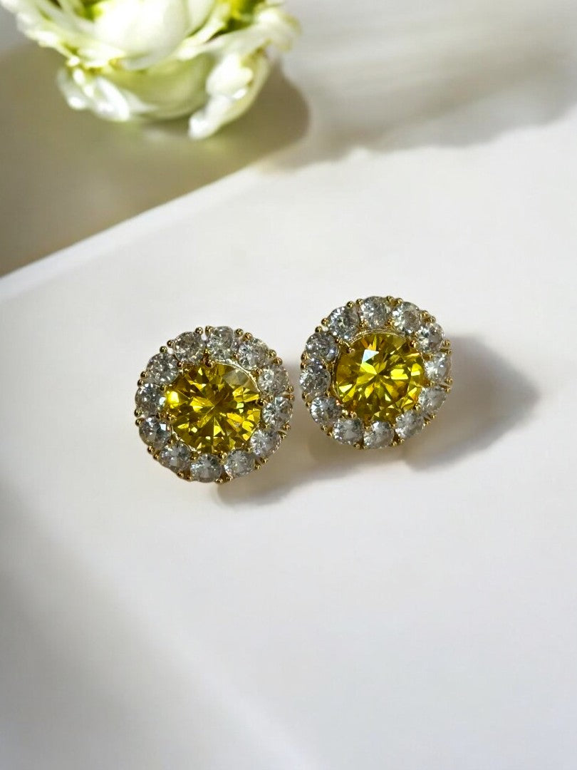 18K GOLD PLATED YELLOW BIG DIAMOND AROUND SMALL SHINY DAIMOND LUXURIOUS STUD