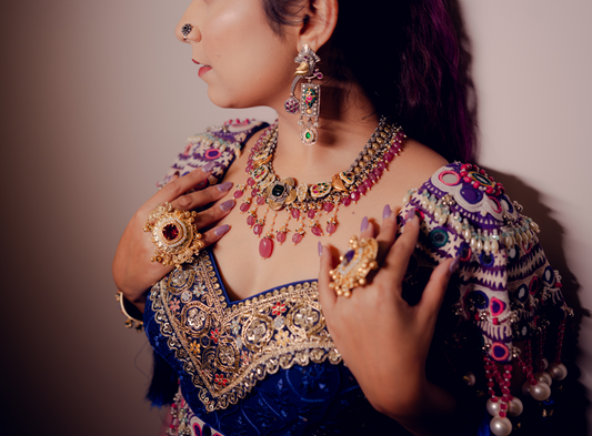 Festive wear isn’t complete without the shimmer of tradition—wear jewellery that celebrates you.