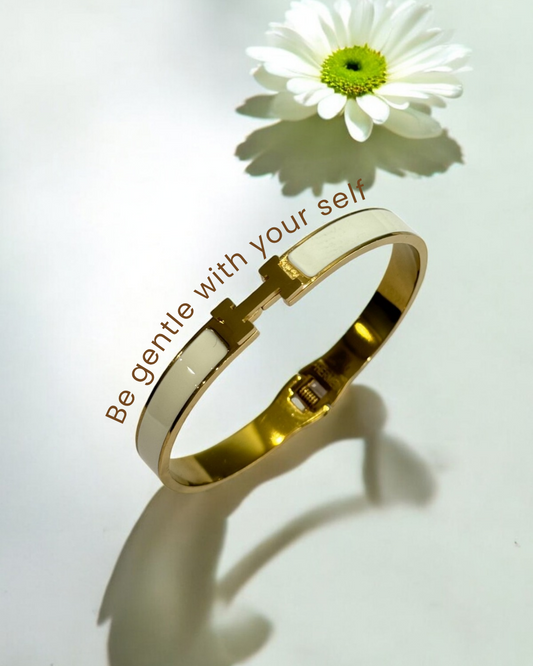 “The Promise in Her Palms” – From Tatvika Jewels memories.