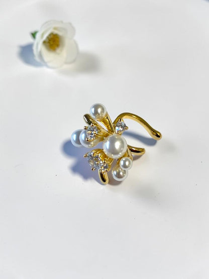 GOLDEN DIAMOND-PEARL ANALEIA EAR CUFF