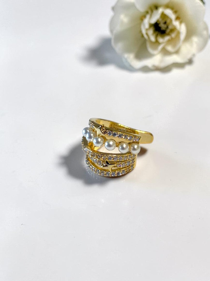 GOLDEN PEARL-DIAMOND BRIAR EAR CUFF