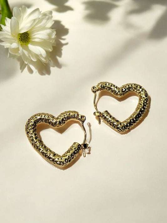 GOLD HEART AVAEY EARRINGS