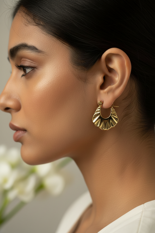 GOLD ROUND SHENELL EARRINGS
