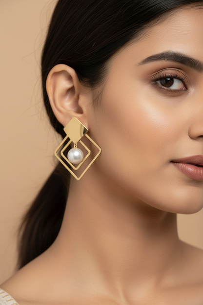 GOLD SQUARE PEARL VRITTI EARRINGS