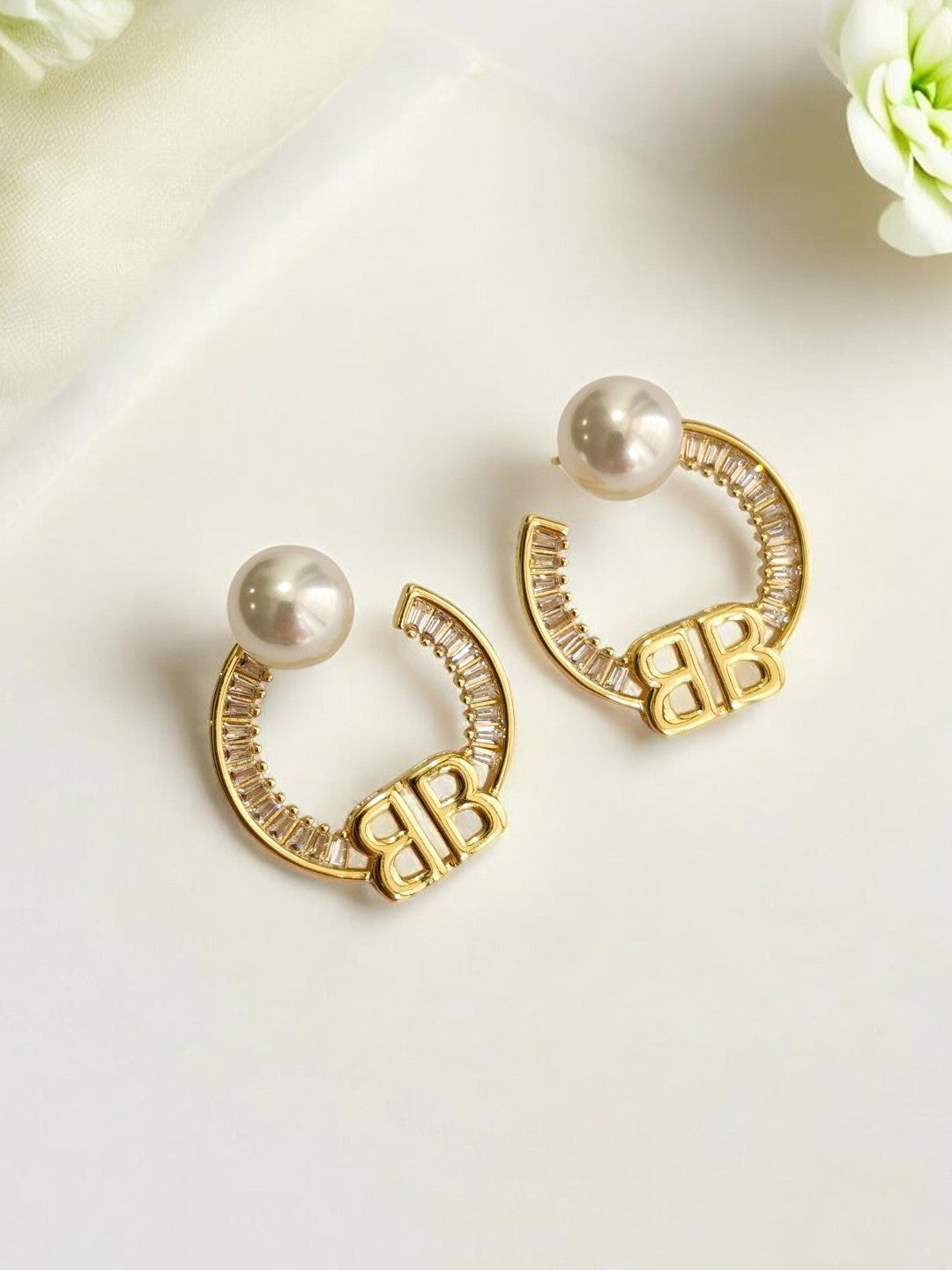 DOUBLE B CRYSTAL PEARL TASHI EARRING