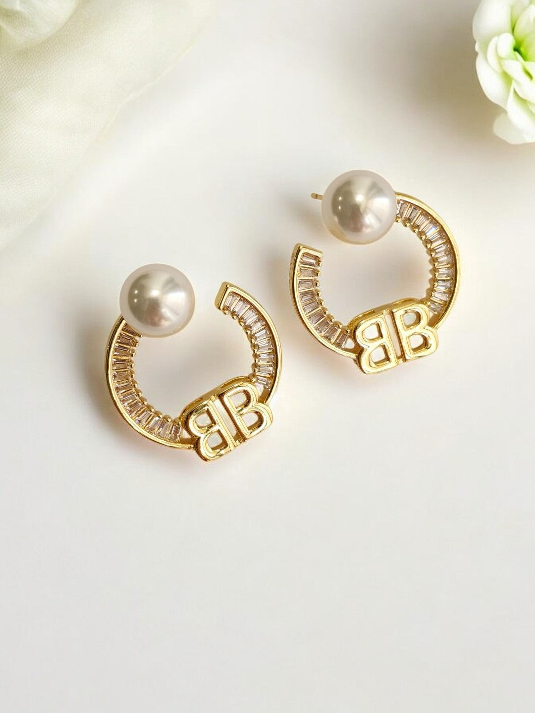 DOUBLE B CRYSTAL PEARL TASHI EARRING