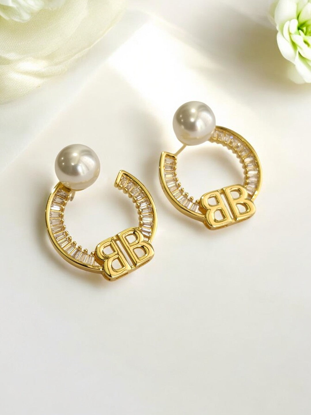 DOUBLE B CRYSTAL PEARL TASHI EARRING