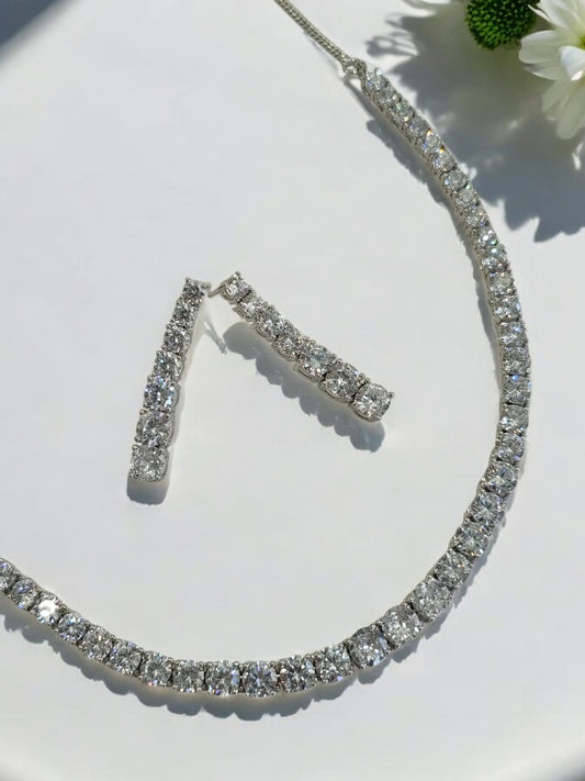 ANURYA SMALL ROUND DIAMOND JEWELLERY SET