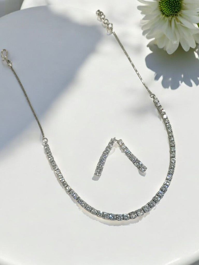 ANURYA SMALL ROUND DIAMOND JEWELLERY SET