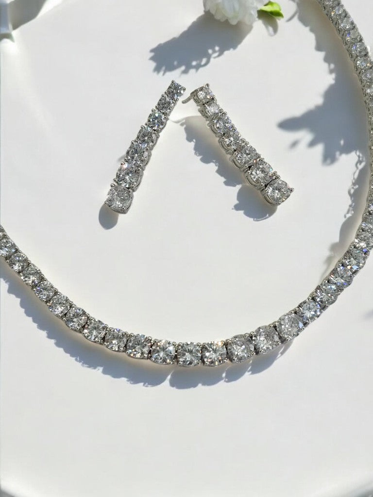 ANURYA SMALL ROUND DIAMOND JEWELLERY SET