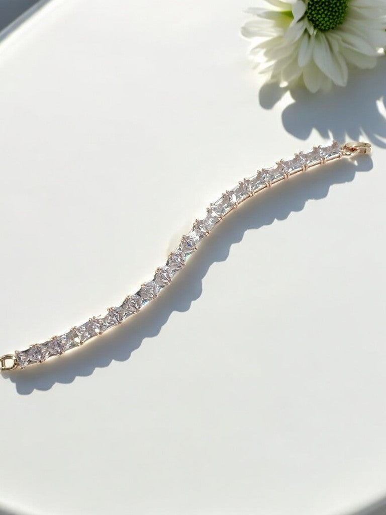 GOLD RECTANGULAR ARNYA DIAMOND BRACELET