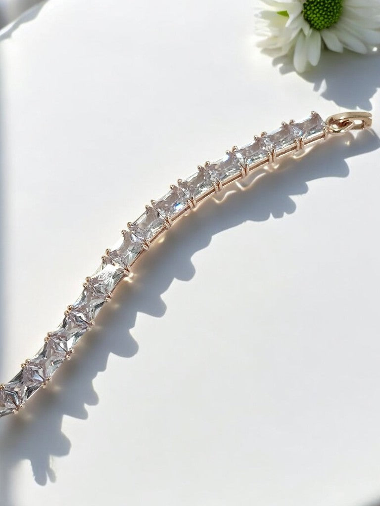 GOLD RECTANGULAR ARNYA DIAMOND BRACELET