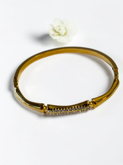 GOLDEN DIAMOND CHARMY BRACELET