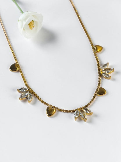 GOLDEN DIAMOND FLORAL DOLSY NECKLACE