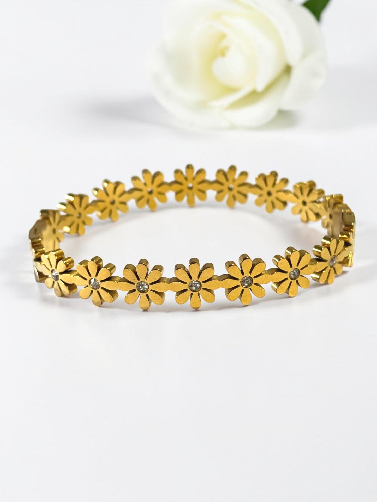 GOLDEN FLORAL ANEY BRACELET