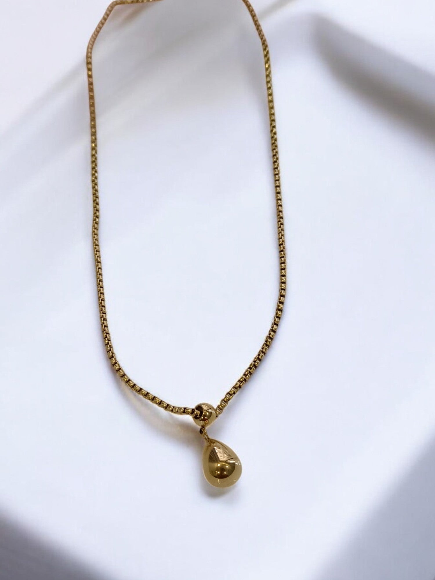 GOLDEN CHAIN WITH MINIMALIST DROP