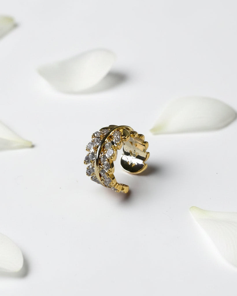 GOLDEN DIAMOND LEAF KEILANY EAR CUFF