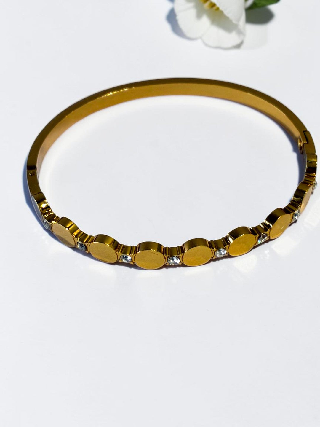 GOLDEN DIAMOND PRISHNVI BRACELET