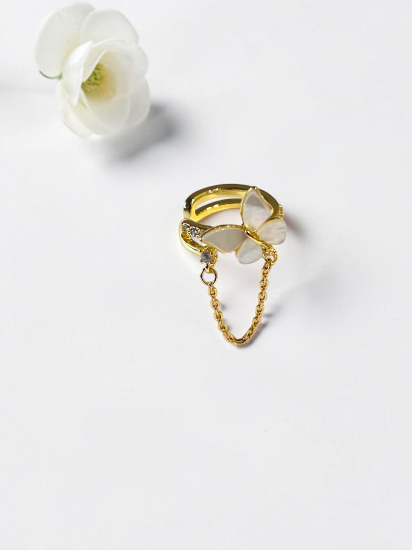 WHITE BUTTERFLY KAILANY EAR CUFF