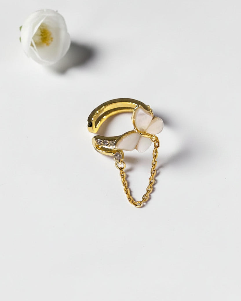 WHITE BUTTERFLY KAILANY EAR CUFF